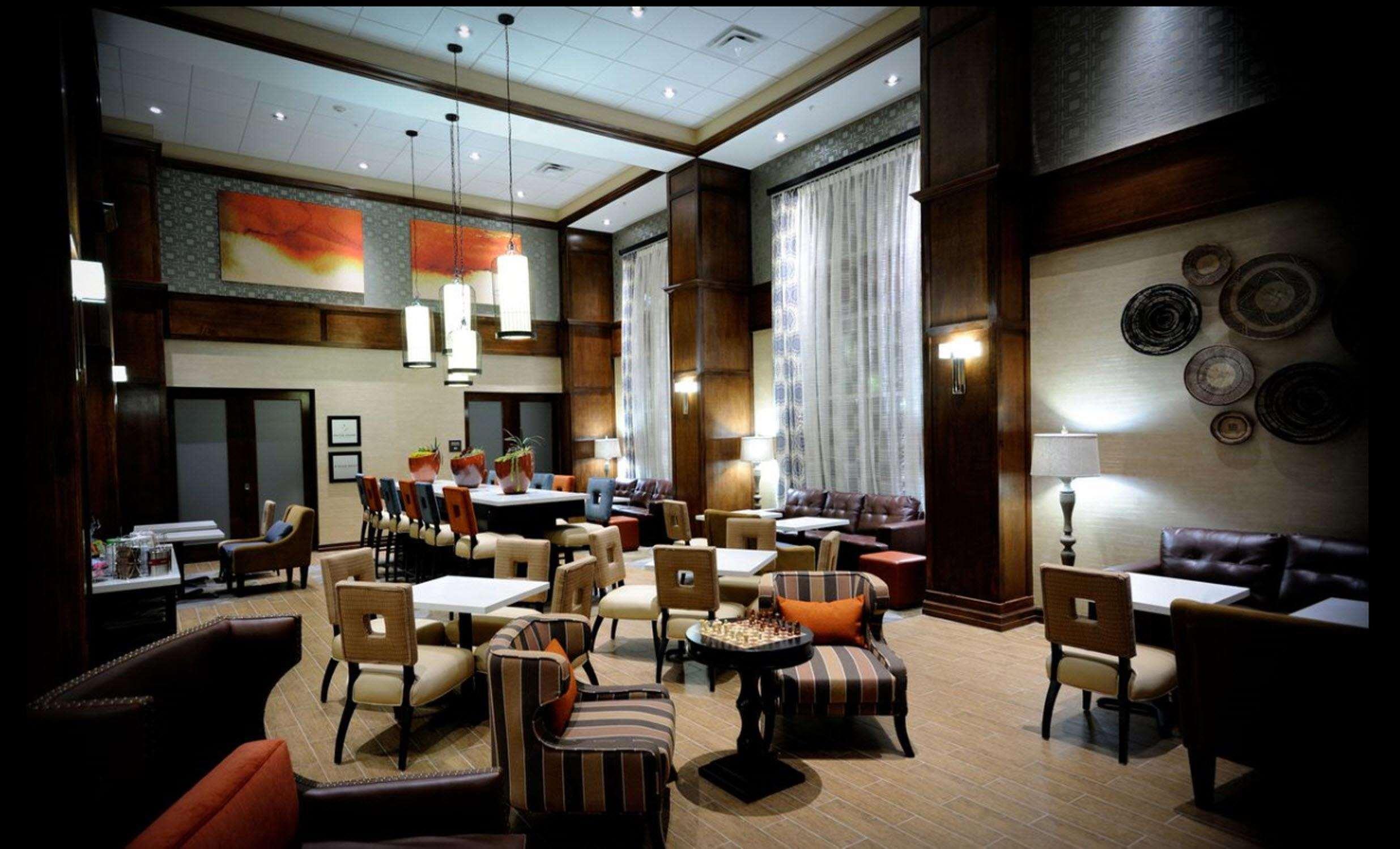Hampton Inn And Suites Houston Central Buitenkant foto